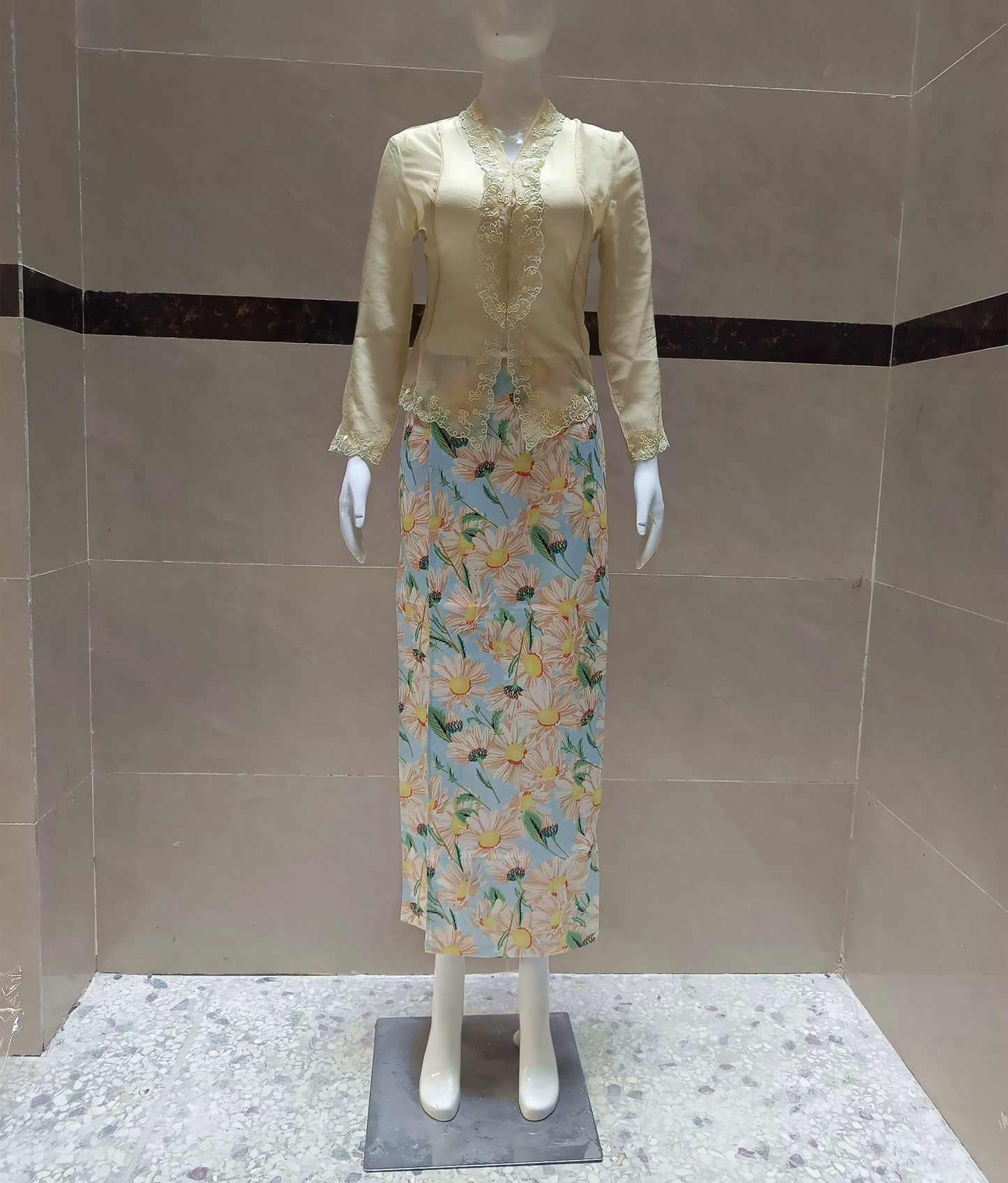 V Neck Floral Embroidered Cardigan