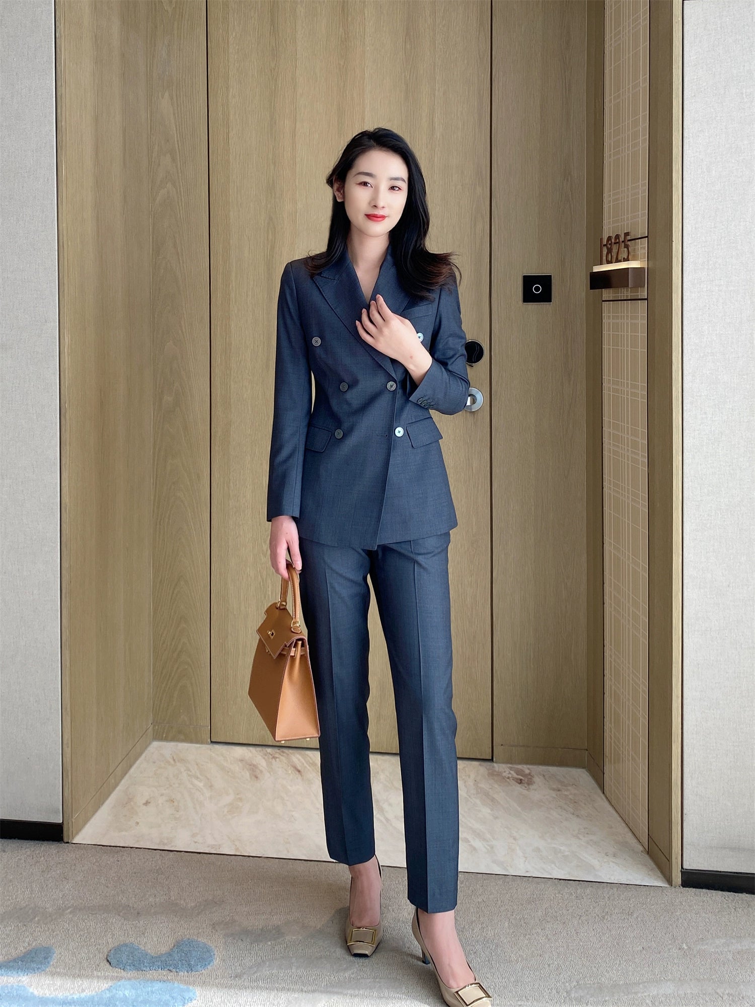 Elegant Dark Gray Wool Suit Set for Autumn Professionals