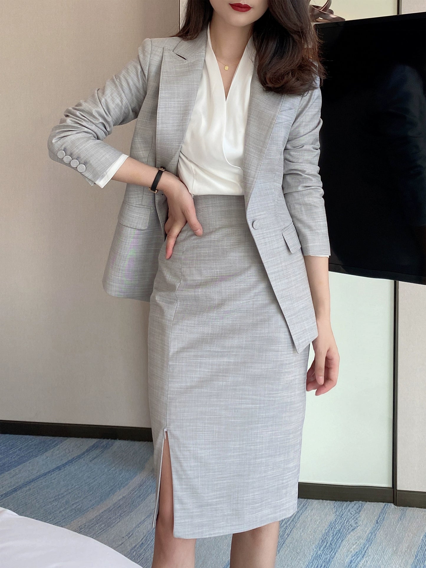 Light Grey Autumn Classic Suit – Fitted Jacket & Hip‑Accented Skirt