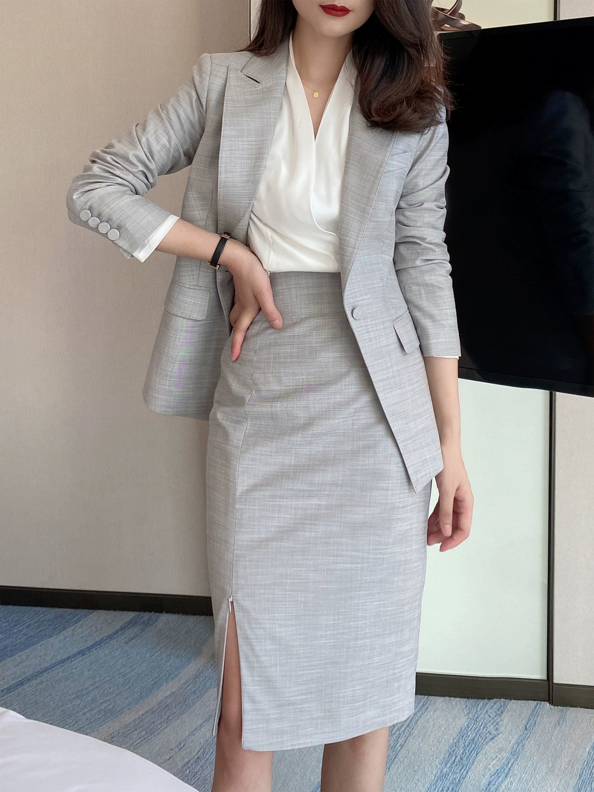 Light Grey Autumn Classic Suit – Fitted Jacket & Hip‑Accented Skirt