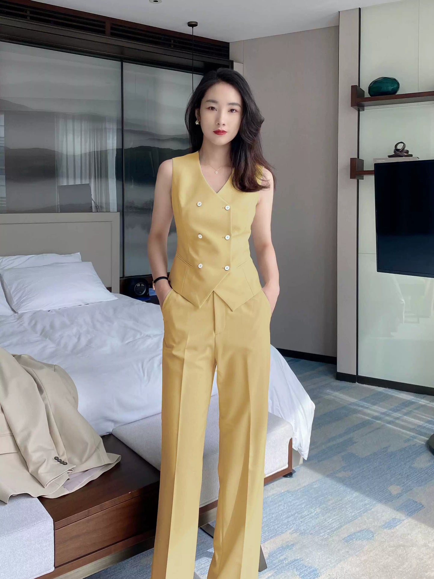 Bright Yellow 3‑Piece Classic Suit Set – Jacket, Vest & Trousers