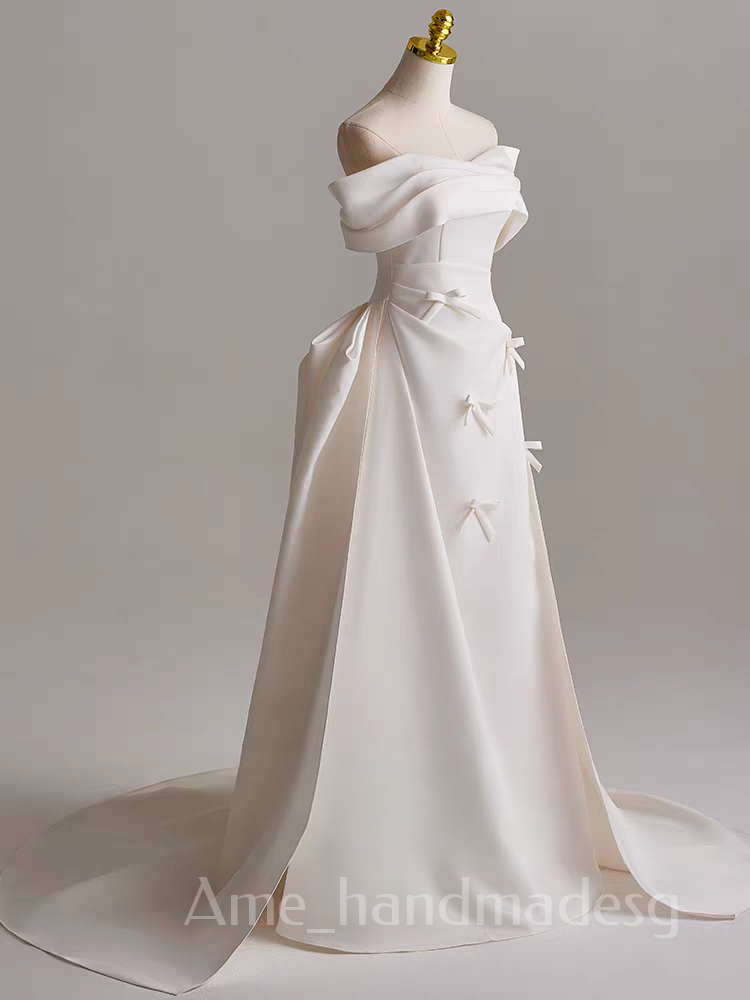 Bride's one-shoulder satin beautiful French-style light wedding dress for going out, high-end forest-style tailing welcoming engagement dress