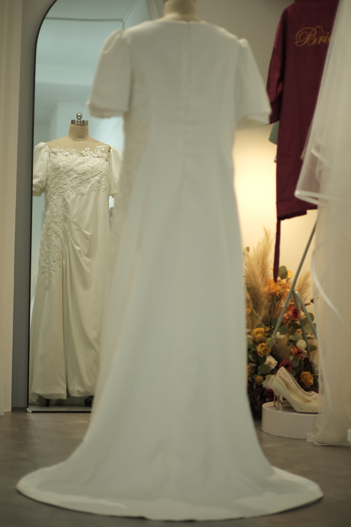BG-WED-AME-10045 WEDDING GOWN LUX FABRIC HALF LACE WITH BEADED SIZE 5XL BUST 118 WAIST 98
