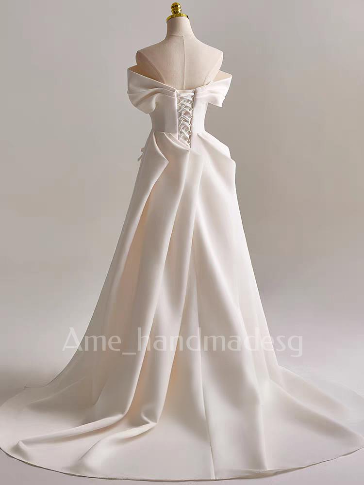 Bride's one-shoulder satin beautiful French-style light wedding dress for going out, high-end forest-style tailing welcoming engagement dress