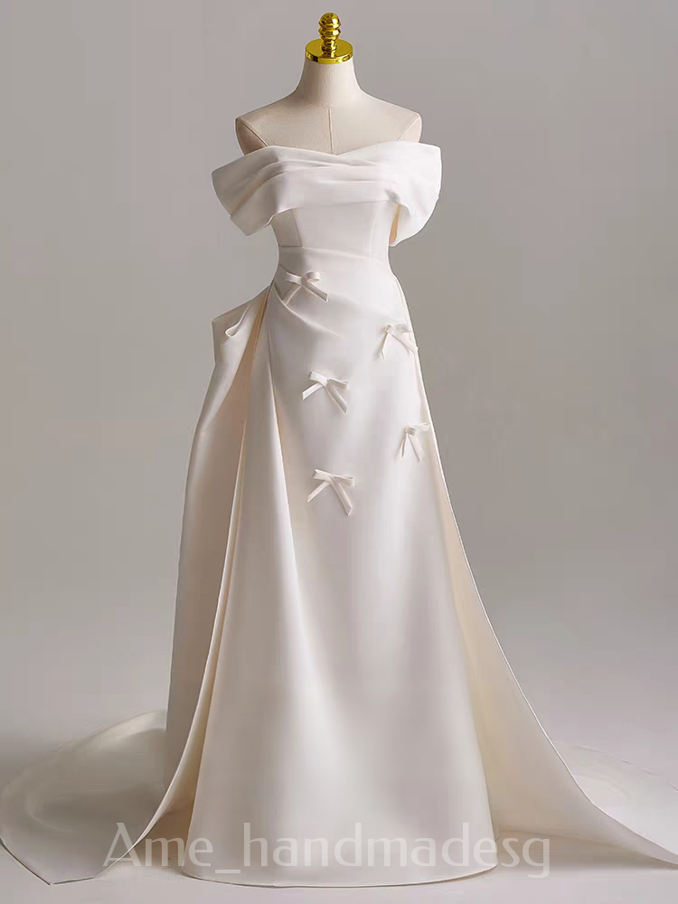 Bride's one-shoulder satin beautiful French-style light wedding dress for going out, high-end forest-style tailing welcoming engagement dress