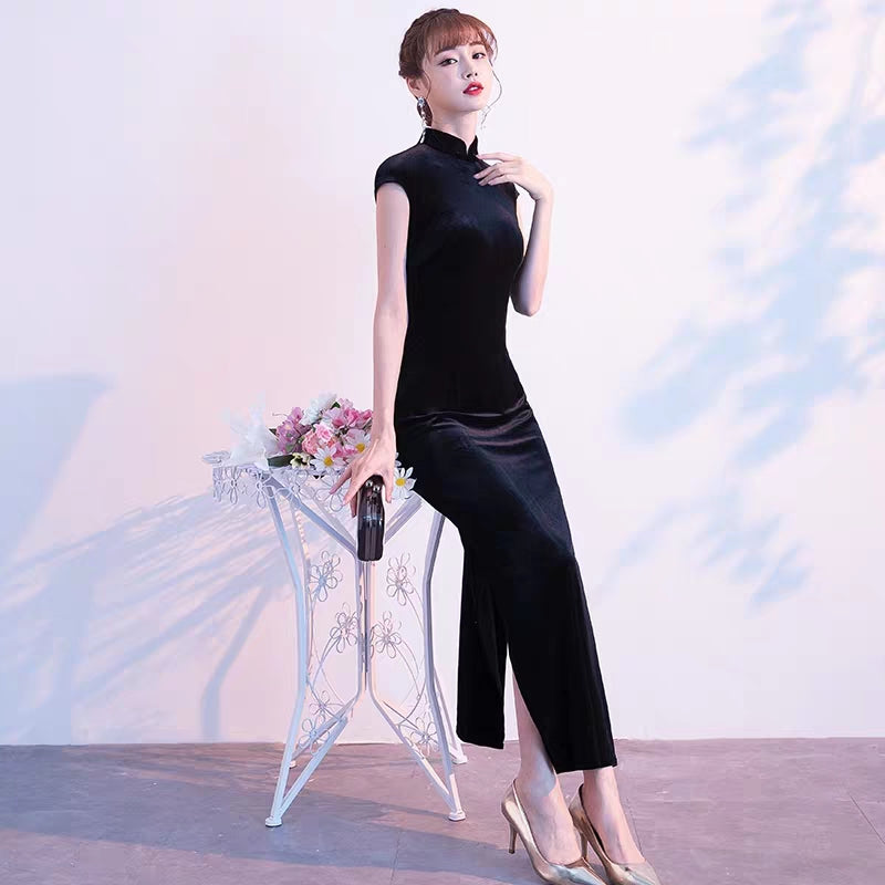 Gold velvet modified version cheongsam 2019 autumn young girl temperament elegant long Chinese style banquet dress