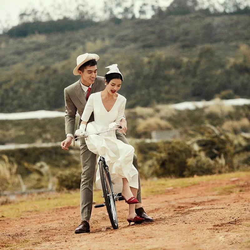 Light wedding dress daily light simple little bride wedding brigade shoot super fairy waist show thin collar registration dress