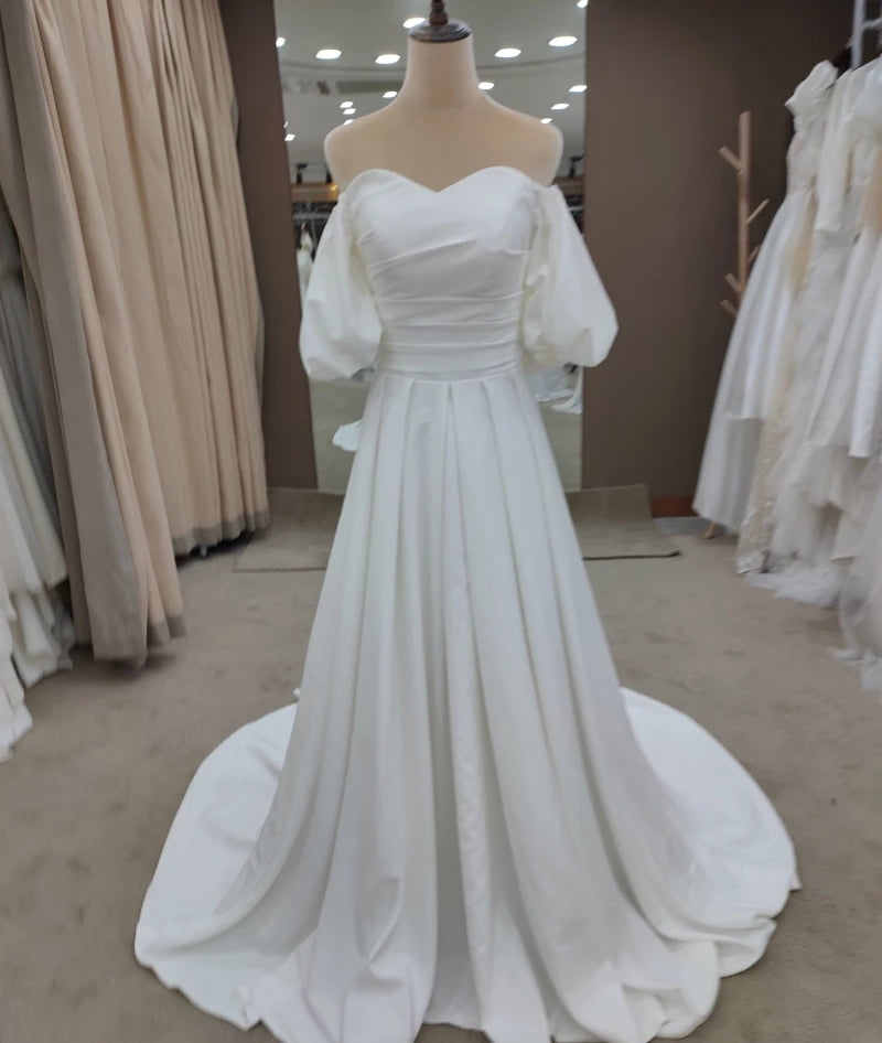 Half lace half satin hotsell wedding dress