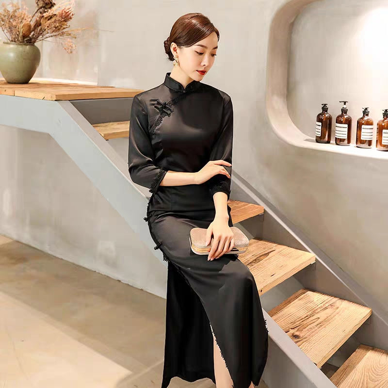 Black etched long-sleeved cheongsam 2019 autumn new young girl temperament elegant daily Chinese style long dress