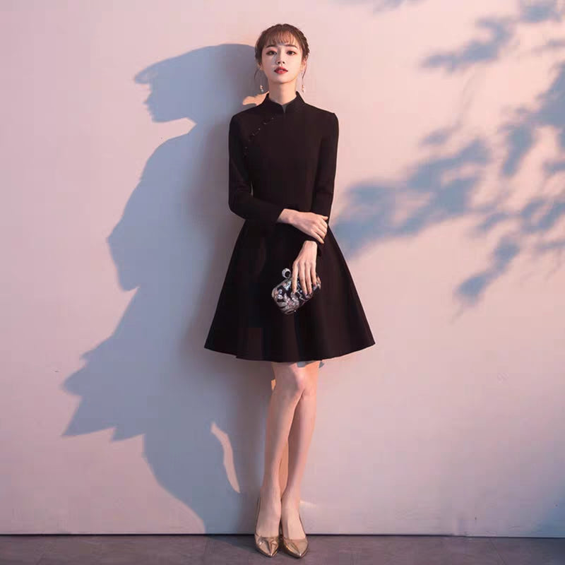 New style cheongsam dress 2019 autumn and winter young fashion girl long-sleeved modern style improved version of the dress short paragraph
