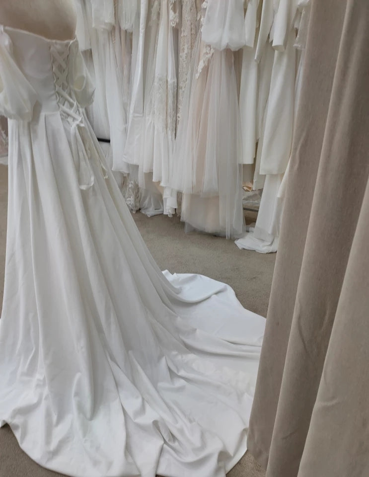Sweetheart Half Sleeve Lace-up Satin Soft Ivory Bridal Gown Wedding Dress