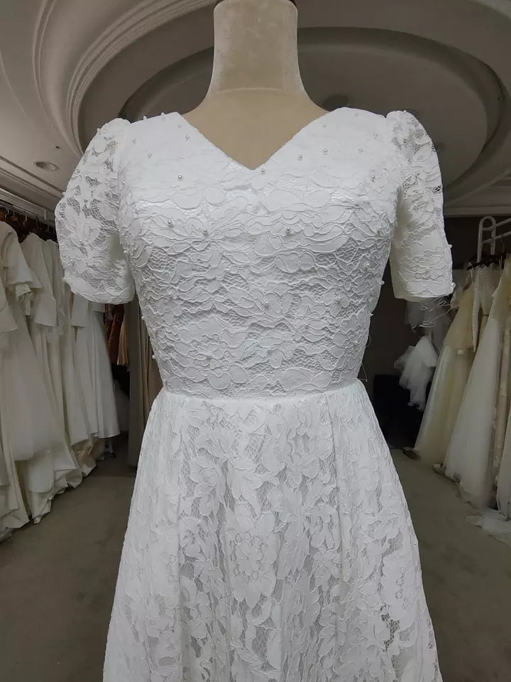 High Quality Special Design Short Sleeve Lace Ivory V-Neck A-Line Bridal Gown Wedding Dress