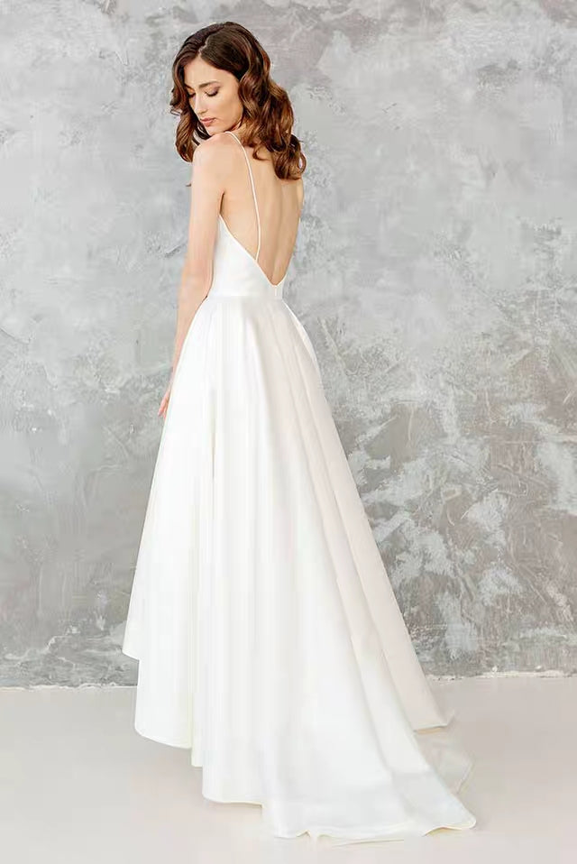 French satin wedding dress 2020 new bride outdoor lawn wedding body simple V collar sling simple fashion