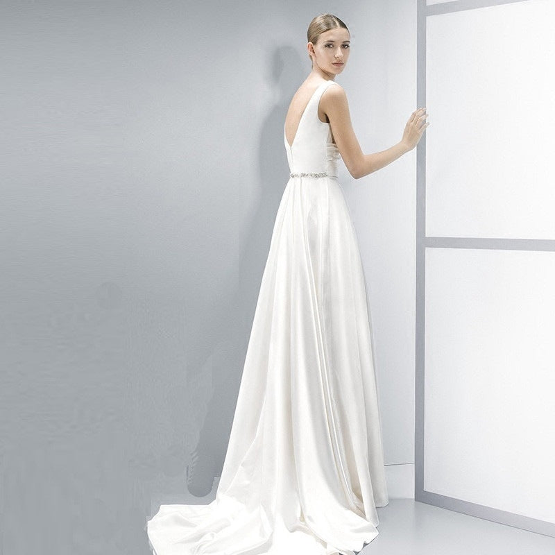white satin wedding dress V-neck dress annual engagement banquet trailing bridal dress trailing white satin evening gown