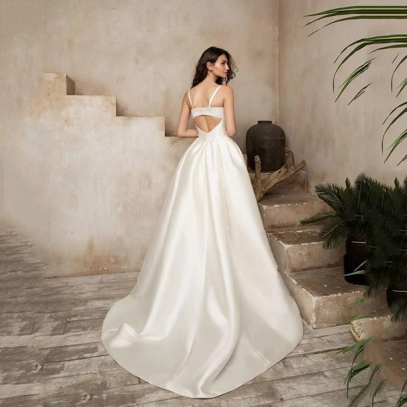 Wedding Dress A-Line Sweetheart Spagetti Straps Bridal Gowns Open Back Brides Dress Custom Made