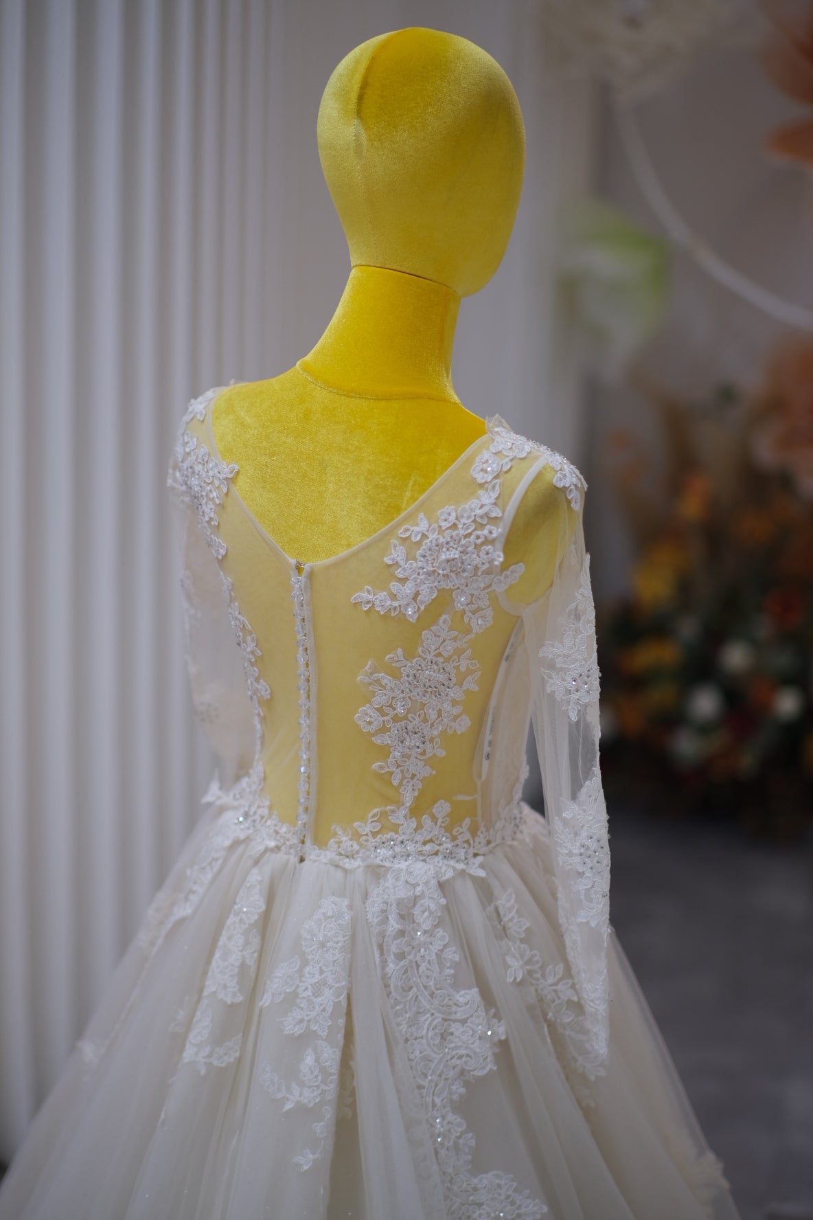 BG-WED-AME-10073 WEDDING GOWN PREMIUM FABRIC FULL LACE WITH BEADED SIZE S BUST 80-84 WAIST 64-68 HIPS 94