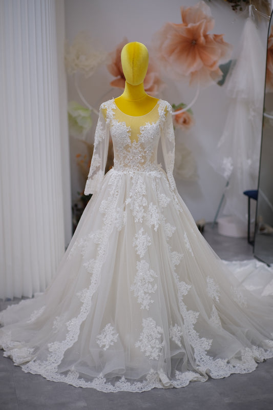 BG-WED-AME-10073 WEDDING GOWN PREMIUM FABRIC FULL LACE WITH BEADED SIZE S BUST 80-84 WAIST 64-68 HIPS 94