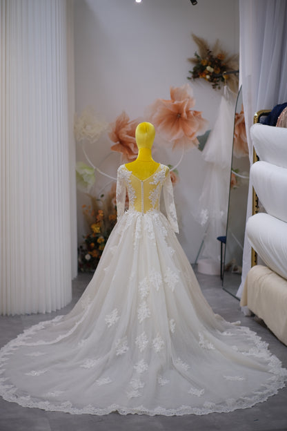 BG-WED-AME-10073 WEDDING GOWN PREMIUM FABRIC FULL LACE WITH BEADED SIZE S BUST 80-84 WAIST 64-68 HIPS 94