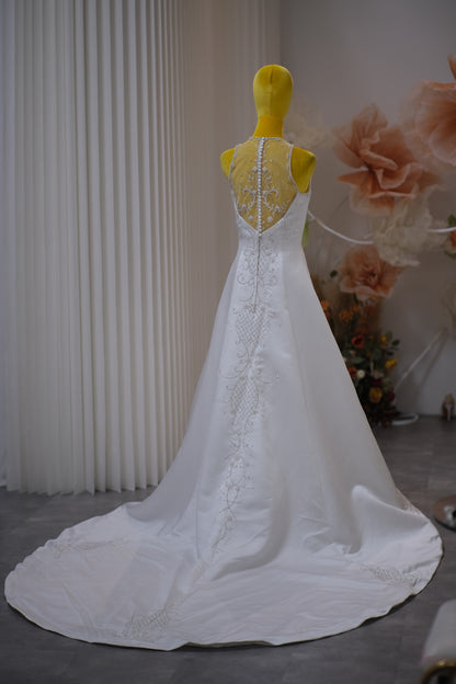 BG-WED-AME-10074 WEDDING GOWN PREMIUM FABRIC HALF LACE WITH BEADED SIZE L BUST 91 WAIST 71