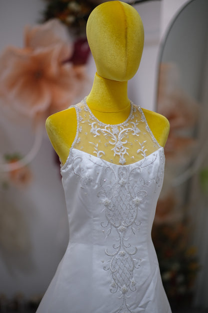 BG-WED-AME-10074 WEDDING GOWN PREMIUM FABRIC HALF LACE WITH BEADED SIZE L BUST 91 WAIST 71