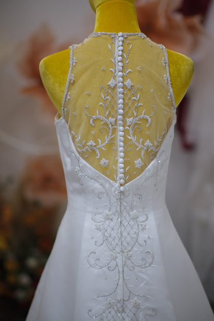 BG-WED-AME-10074 WEDDING GOWN PREMIUM FABRIC HALF LACE WITH BEADED SIZE L BUST 91 WAIST 71