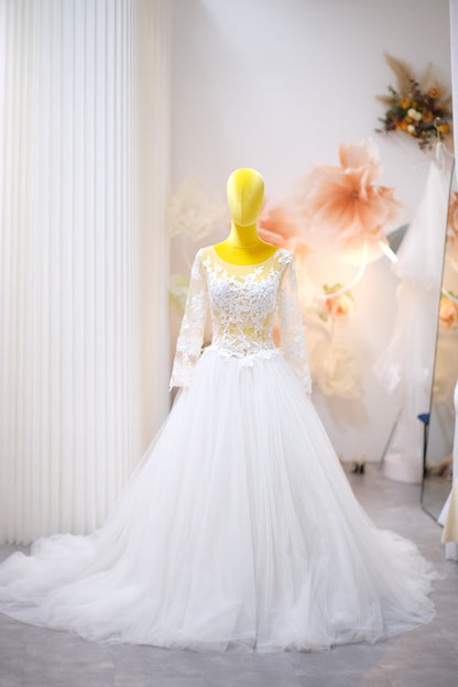 BG-WED-AME-10075 WEDDING GOWN LUX FABRIC HALF LACE SIZE XS BUST 75-78 WAIST 64-66