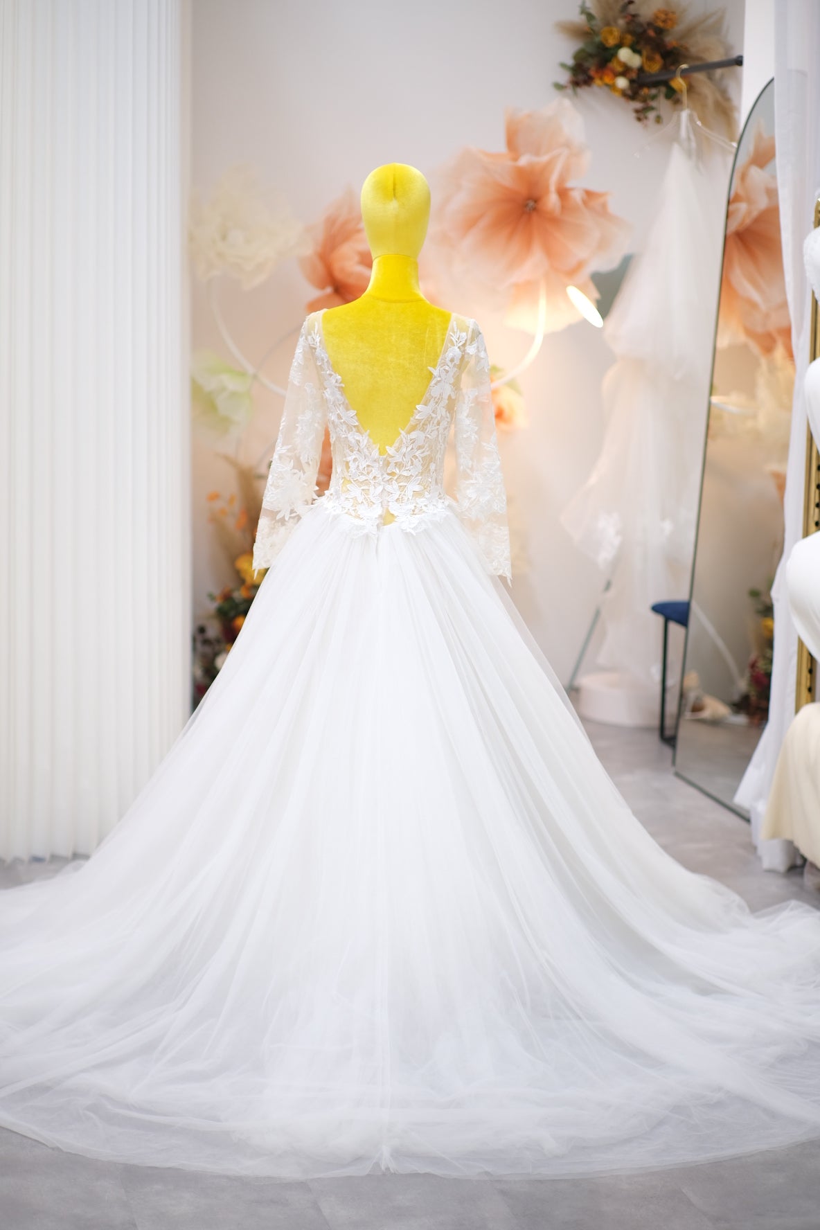 BG-WED-AME-10075 WEDDING GOWN LUX FABRIC HALF LACE SIZE XS BUST 75-78 WAIST 64-66