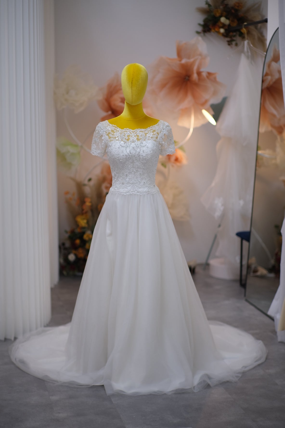 BG-WED-AME-10076 WEDDING GOWN PREMIUM FABRIC HALF LACE WITH BEADED SIZE XL BUST 90-91 WAIST 71-72