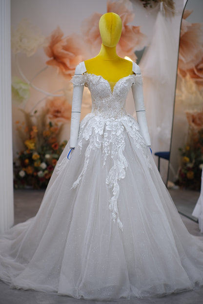 BG-WED-AME-10078 WEDDING GOWN LUX FABRIC FULL HALF LACE WITH BEADED SIZE XS BUST 78-82 WAIST 64-66