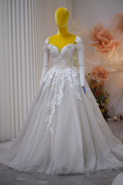 BG-WED-AME-10078 WEDDING GOWN LUX FABRIC FULL HALF LACE WITH BEADED SIZE XS BUST 78-82 WAIST 64-66