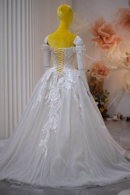 BG-WED-AME-10078 WEDDING GOWN LUX FABRIC FULL HALF LACE WITH BEADED SIZE XS BUST 78-82 WAIST 64-66