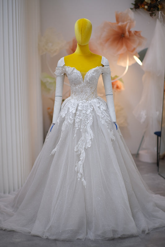 BG-WED-AME-10078 WEDDING GOWN LUX FABRIC FULL HALF LACE WITH BEADED SIZE XS BUST 78-82 WAIST 64-66