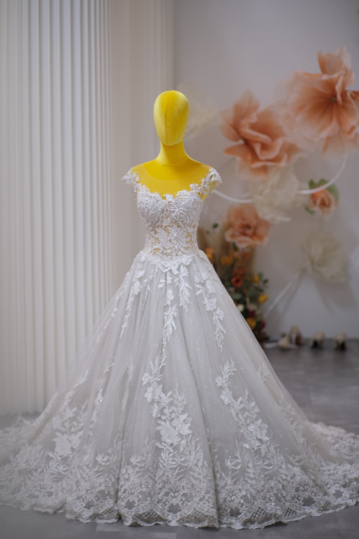 BG-WED-AME-10079 WEDDING GOWN LUX FABRIC FULL LACE WITH BEADED SIZE M BUST 84-85 WAIST 67