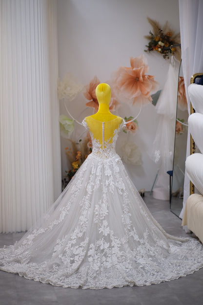 BG-WED-AME-10079 WEDDING GOWN LUX FABRIC FULL LACE WITH BEADED SIZE M BUST 84-85 WAIST 67