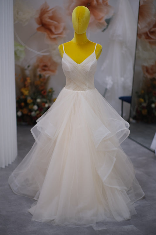 BG-WED-AME-10080 WEDDING GOWN LUX FABRIC PLAIN WITH PLEATED SIZE XS BUST 78-82 WAIST 64-66