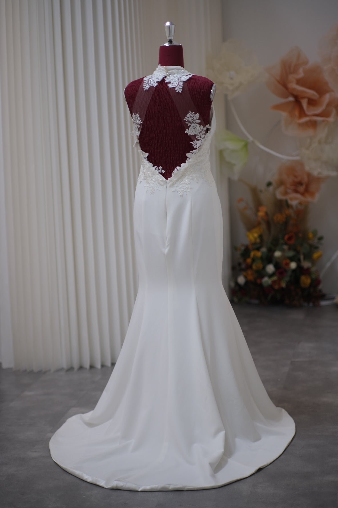 BG-WED-AME-10082 WEDDING GOWN LUX FABRIC HALF LACE SIZE M BUST 85 WAIST 68