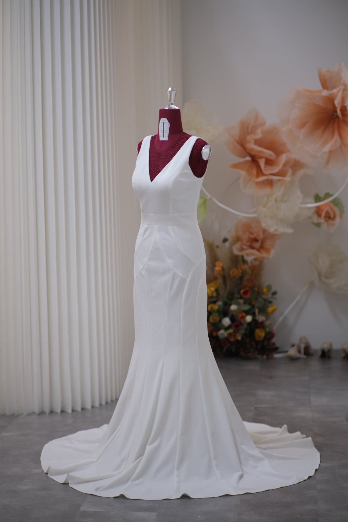 BG-WED-AME-10083 WEDDING GOWN PREMIUM FABRIC PLAIN WITH PLEATED SIZE M BUST 84 WAIST 70