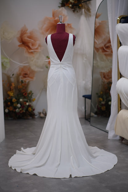 BG-WED-AME-10083 WEDDING GOWN PREMIUM FABRIC PLAIN WITH PLEATED SIZE M BUST 84 WAIST 70