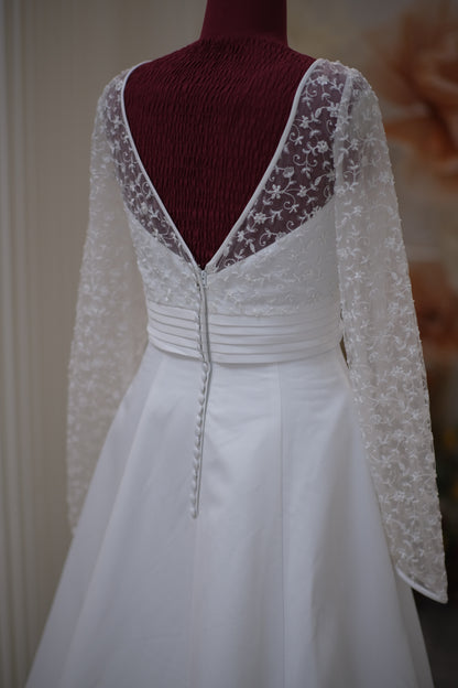 BG-WED-AME-10086 WEDDING GOWN PREMIUM FABRIC HALF LACE SIZE XL BUST 90 WAIST 74