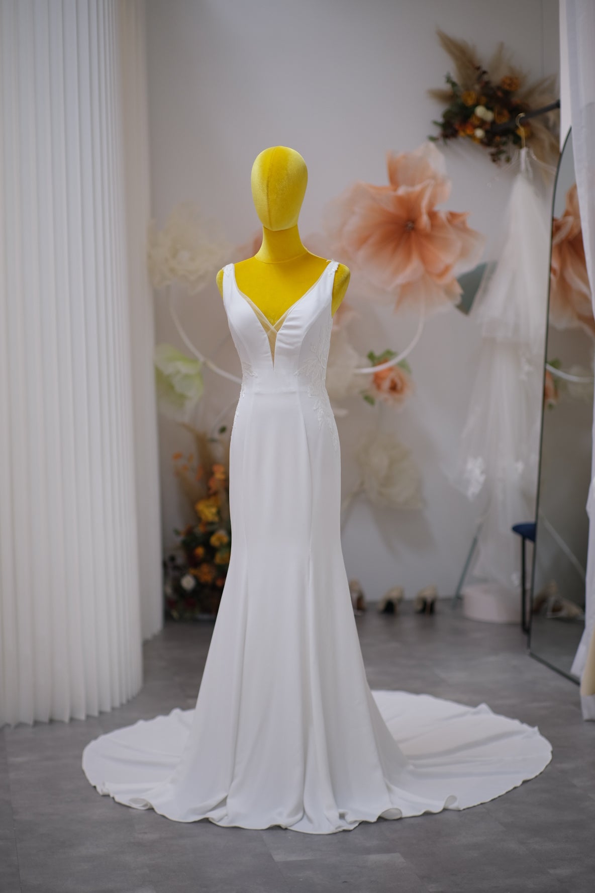 BG-WED-AME-10088 WEDDING GOWN LUX FABRIC HALF LACE SIZE L BUST 86 WAIST 70