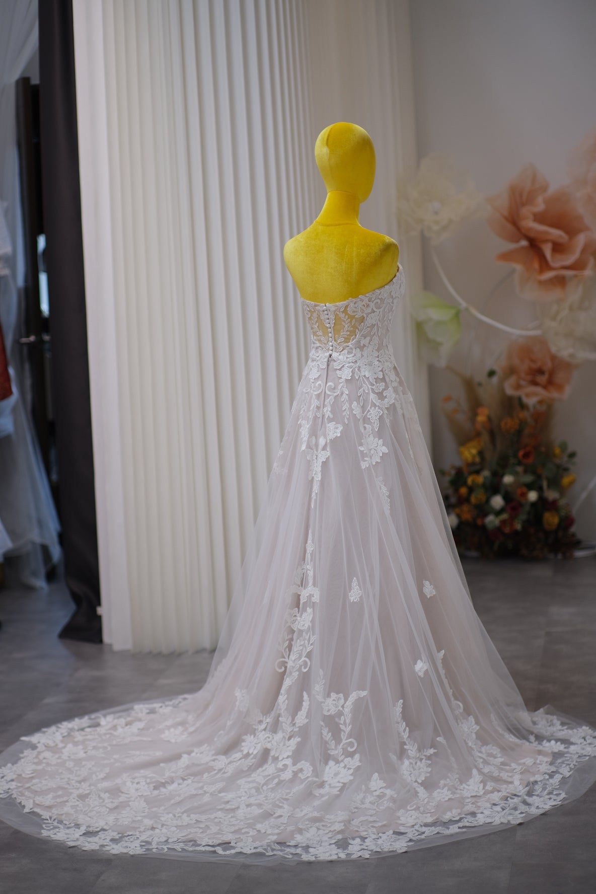 BG-WED-AME-10089 WEDDING GOWN PREMIUM FABRIC HALF LACE SIZE S BUST 80 WAIST 68