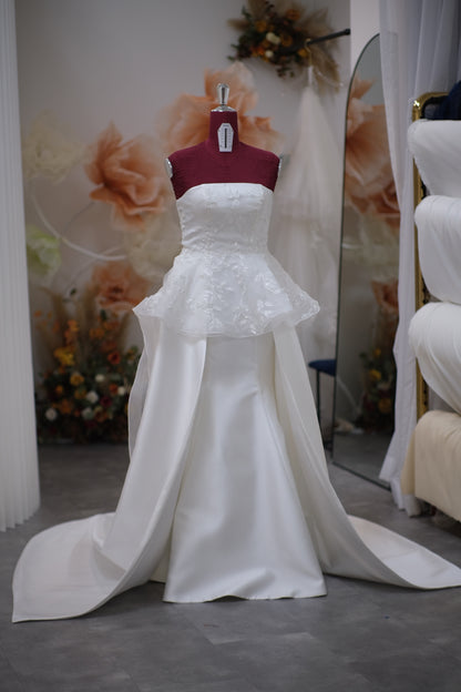 BG-WED-AME-10090 WEDDING GOWN LUX FABRIC HALF LACE SIZE L BUST 86-90 WAIST 70-72