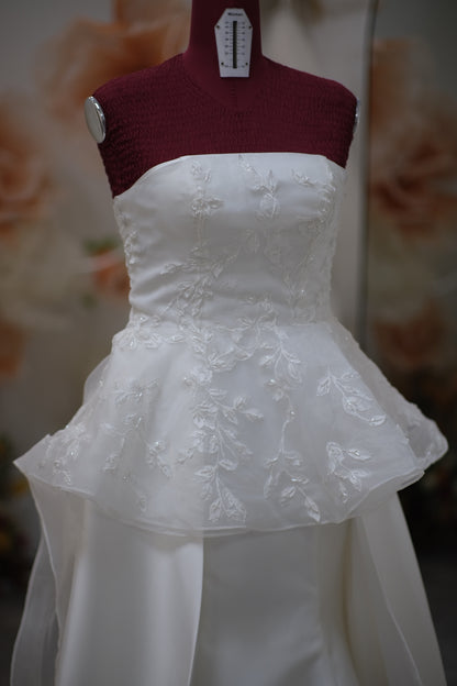 BG-WED-AME-10090 WEDDING GOWN LUX FABRIC HALF LACE SIZE L BUST 86-90 WAIST 70-72