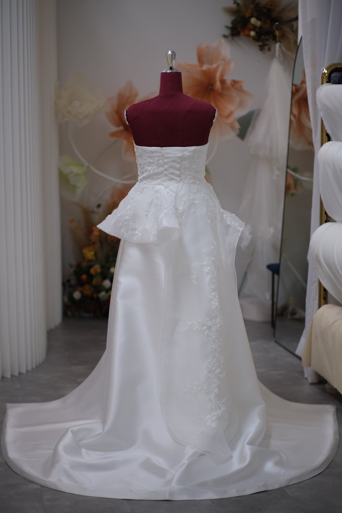 BG-WED-AME-10090 WEDDING GOWN LUX FABRIC HALF LACE SIZE L BUST 86-90 WAIST 70-72