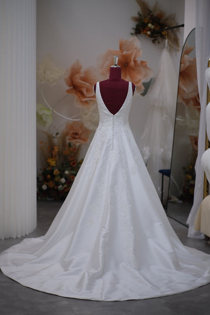 BG-WED-AME-10091 WEDDING GOWN LUX FABRIC HALF LACE SIZE L BUST 86 WAIST 70