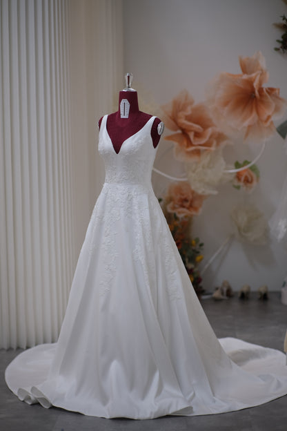 BG-WED-AME-10091 WEDDING GOWN LUX FABRIC HALF LACE SIZE L BUST 86 WAIST 70