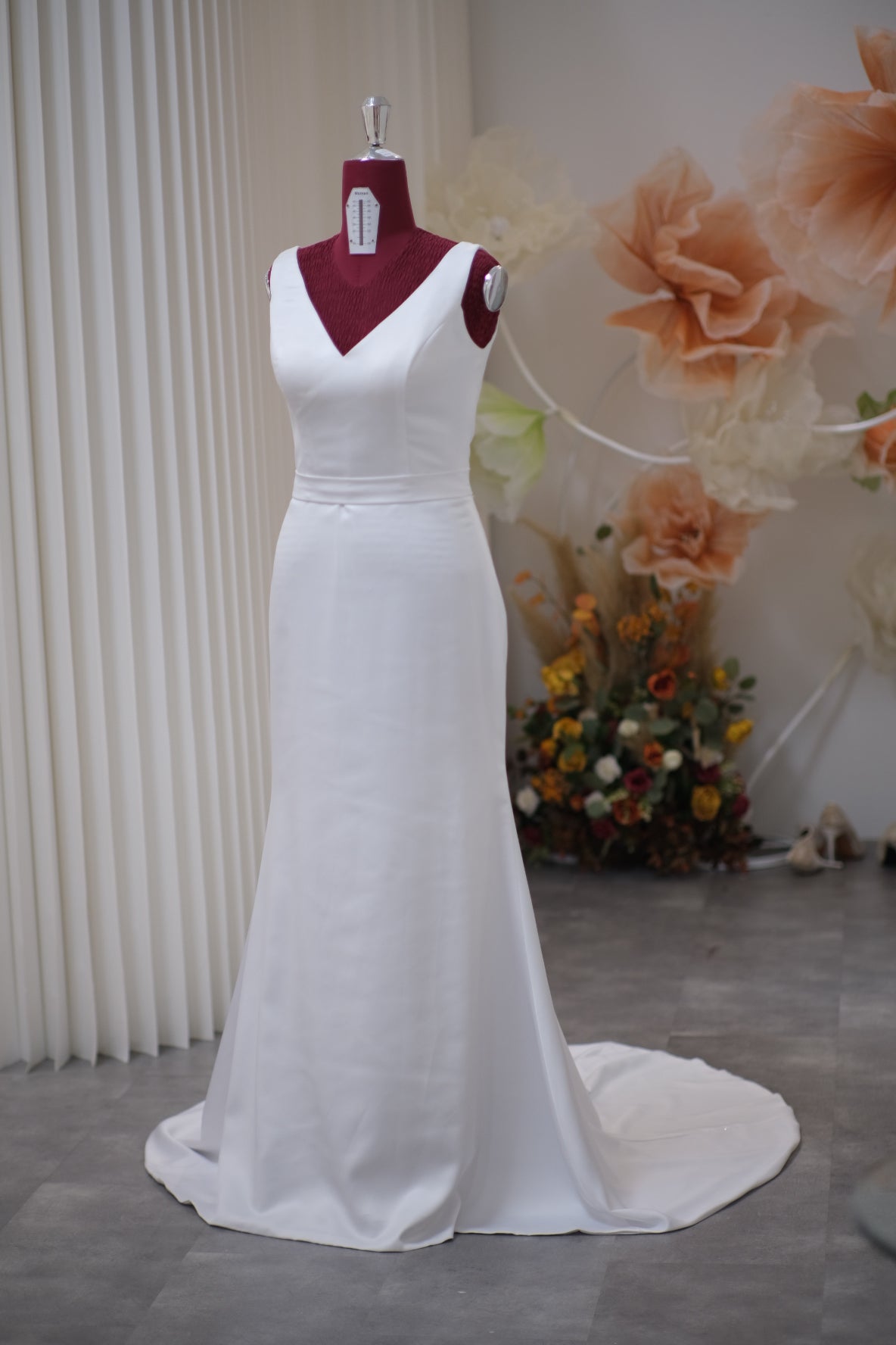 BG-WED-AME-10095 WEDDING GOWN PREMIUM FABRIC PLAIN WITH PLEATED SIZE XL BUST 92 WAIST 74