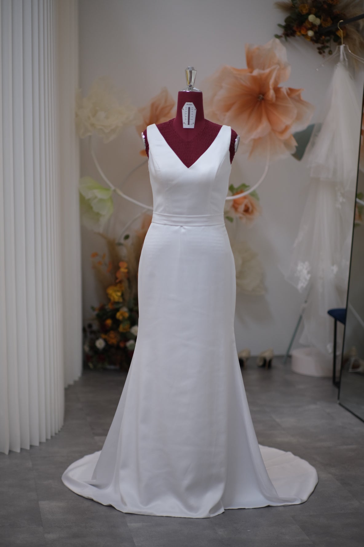 BG-WED-AME-10095 WEDDING GOWN PREMIUM FABRIC PLAIN WITH PLEATED SIZE XL BUST 92 WAIST 74