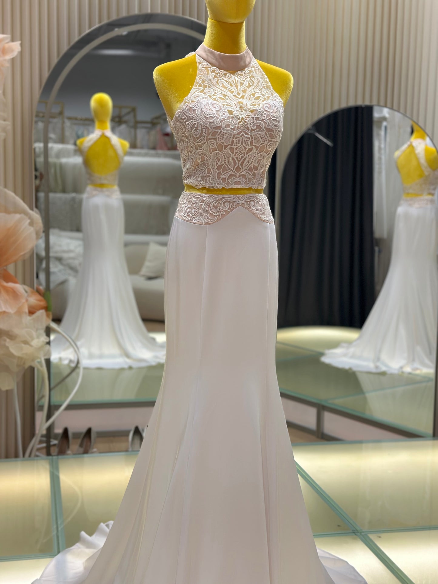 BG-WED-AME-10103 WEDDING GOWN PREMIUM FABRIC HALF LACE SIZE M BUST 84 WAIST 70