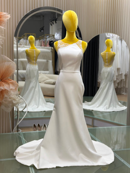 BG-WED-AME-10105 WEDDING GOWN LUX FABRIC HALF LACE SIZE S BUST 83 WAIST 66